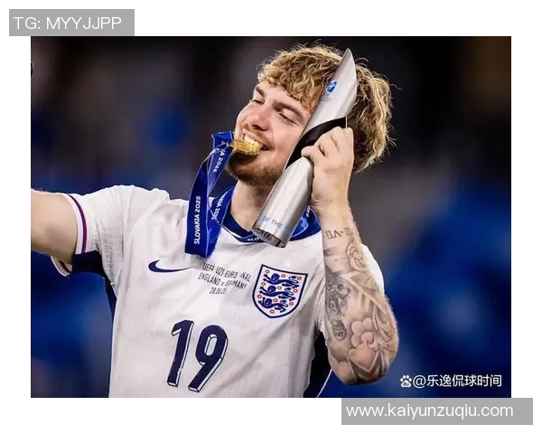 PFA特别贡献奖颁给埃利奥特以表彰其在U21欧洲杯中的卓越表现 PFA特别贡献奖颁给埃利奥特以表彰其在U21欧洲杯中的卓越表现