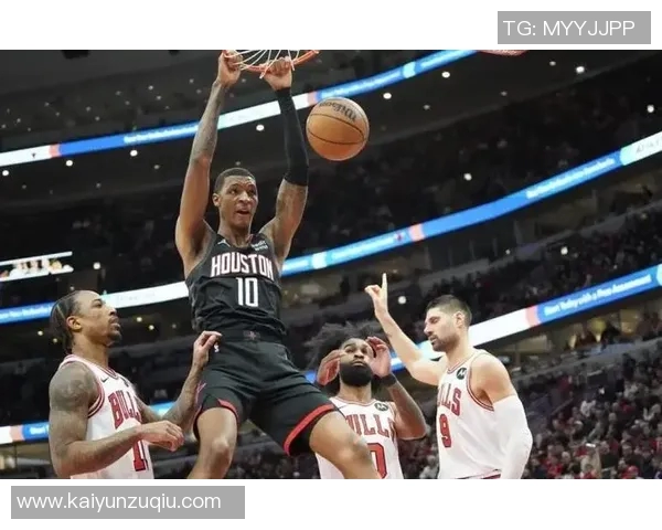 浓眉指出球队缺乏纯控卫导致进攻迟缓对手全场盯防影响发挥