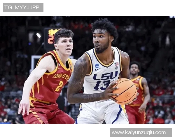 伊森分享狄龙建议称赞乌度卡严格执教风格带来的积极影响 伊森分享狄龙建议称赞乌度卡严格执教风格带来的积极影响