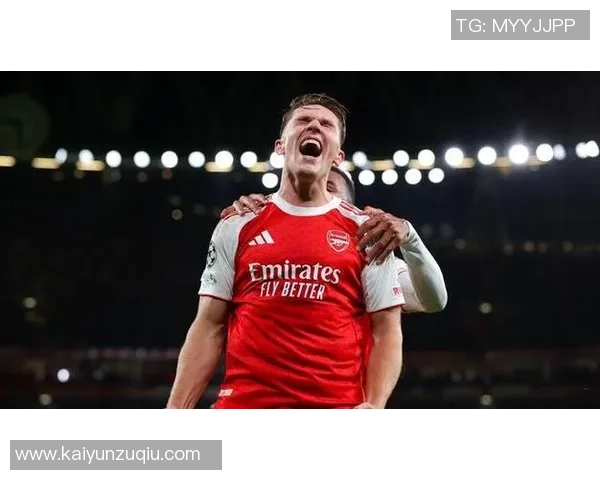 约克雷斯与前女友共度周末情感纠葛引发异国恋期待