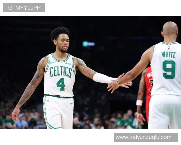 马克西首场比赛狂砍40分埃奇库姆惊叹他的表现实在太疯狂了