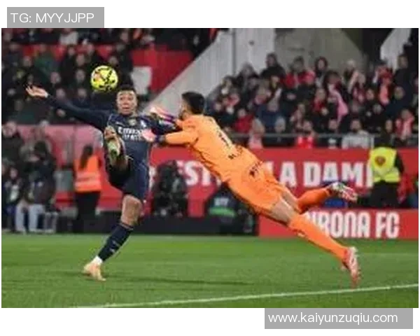 姆巴佩与维尼修斯温馨合影传递友谊力量永远支持彼此的信念