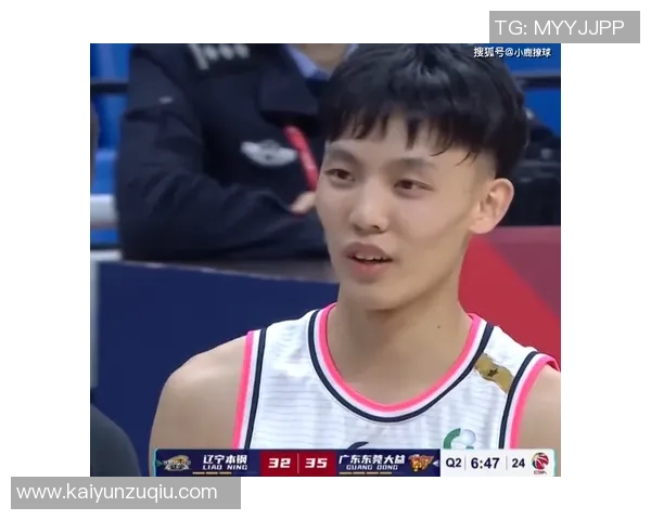 邹阳第二节狂飙18分半场8投全中三分4中4展现超强状态