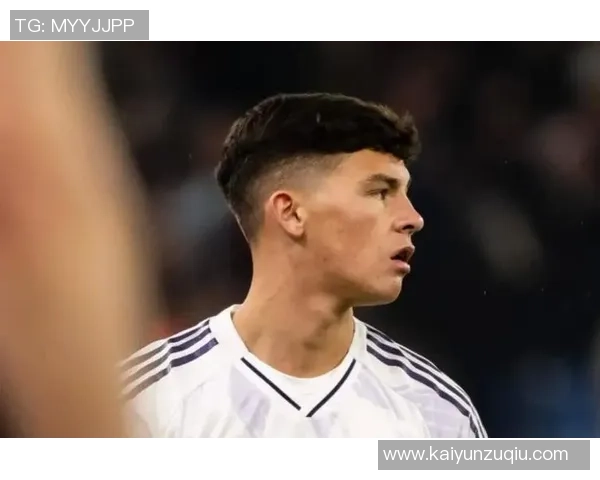 曼联小将谢伊莱西受邀英格兰队训练课展现潜力与成长